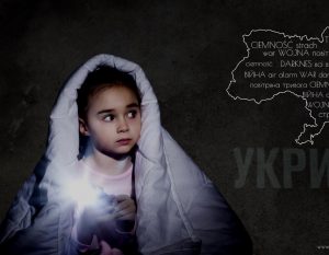 Read more about the article Ciemne schrony, brak prądu w domu, szkole, przedszkolu… Trwa akcja zbierania latarek dla dzieci w Ukrainie