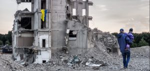 Read more about the article SPOTKANIE z Patrykiem Jaraczem, fotografem urodzonym w Kołobrzegu, który dokumentuje wojnę w Ukrainie