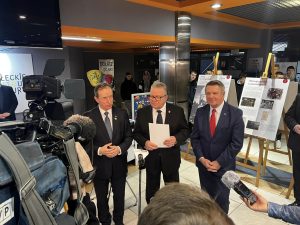 Read more about the article Spotkanie otwarte w RCK z marszałkiem Senatu Tomaszem Grodzkim i wernisaż wystawy „Senat wczoraj i dziś…”