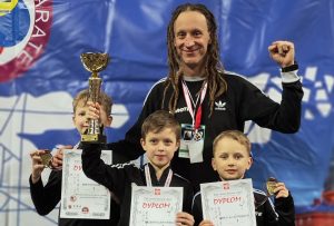 Read more about the article Worek medali dla zawodników klubu Morote na międzynarodowych zawodach karate Central Europe Open