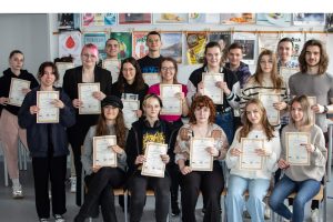 Read more about the article Gratulacje: w dwóch klasach „Ekonoma” uczniowie zaliczyli egzamin w 100 procentach
