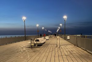 Read more about the article Barierki na molo. Patrzcie pod nogi! (AKTUALIZACJA)