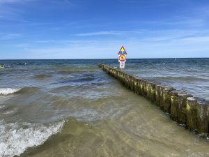 Read more about the article Uratował dwójkę dzieci i wtedy sam zaczął się topić. Ratownicy długo go reanimowali