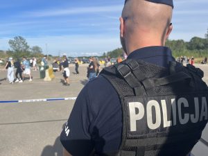 Read more about the article Była poszukiwana za kradzież z włamaniem. Złapali ją policjanci, którzy byli już po pracy