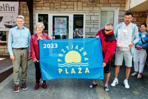 Read more about the article Kąpielisko „Nadbrzeżna” w Ustroniu Morskim po raz kolejny otrzymało Certyfikat Jakości „Przyjazna Plaża”