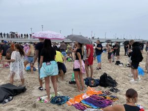 Read more about the article Afterparty Sunrise Festival wróciło na plażę Centralną w Kołobrzegu. Pogoda niestety „nie dojechała” (WIDEO)