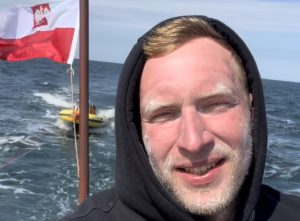 Read more about the article Bałtyk wciąż niepokonany. Bartek „Foka” Kubkowski przegrał z żywiołem, ale wygrał coś znacznie ważniejszego