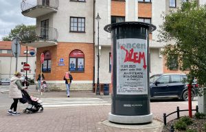 Read more about the article Nowe słupy ogłoszeniowe pojawiają się na mieście