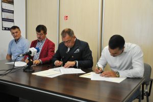 Read more about the article Powiat sfinansuje budowę parkingu i dwóch boisk do piłki plażowej