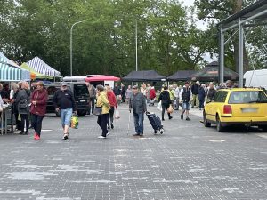 Read more about the article Targowisko przy Trzebiatowskiej otwarte po remoncie (ZDJĘCIA, WIDEO)