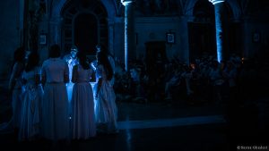 Read more about the article 20 października, Adebar, Teatr Brama „Voices”, godz. 20, wstęp wolny