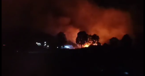 Read more about the article Duży pożar w Gościnie. Łunę ognia widać z daleka