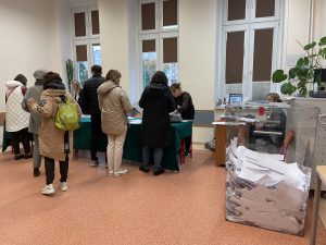 Read more about the article Mamy frekwencję na godz. 17. Wiele wskazuje na to, że padnie frekwencyjny rekord