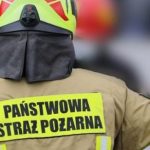 Nocny pożar przy ul. Rybackiej. Kobieta poparzona podczas gaszenia oleju