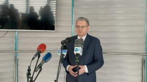 Read more about the article Poseł Hoc o wysokich odprawach w PŻB:  to fake news i dezinformacja (WIDEO)