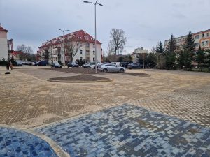 Read more about the article Budowa parkingu zakończona. Przy okazji powstały też dwa boiska do piłki plażowej