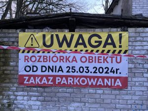 Read more about the article Od jutra tu nie parkuj. Rusza rozbiórka ruin, które szpeciły Kołobrzeg od lat