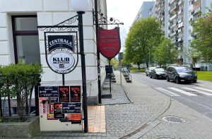 Read more about the article W piątek Bajzel, a dzień później Moskwa zagrają w klubie muzycznym Centrala