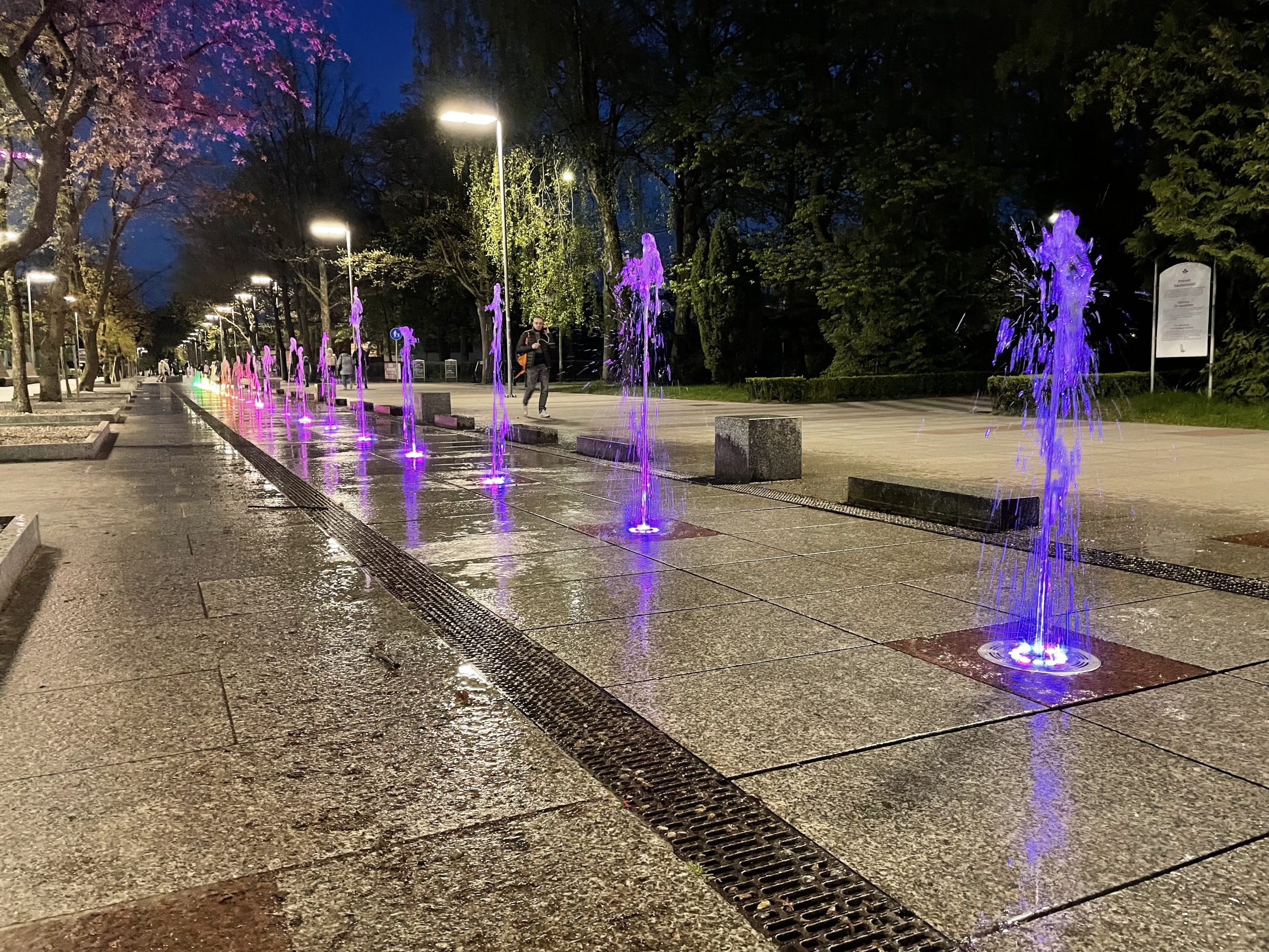 You are currently viewing Kołobrzeskie fontanny uruchomione na majówkę (WIDEO)