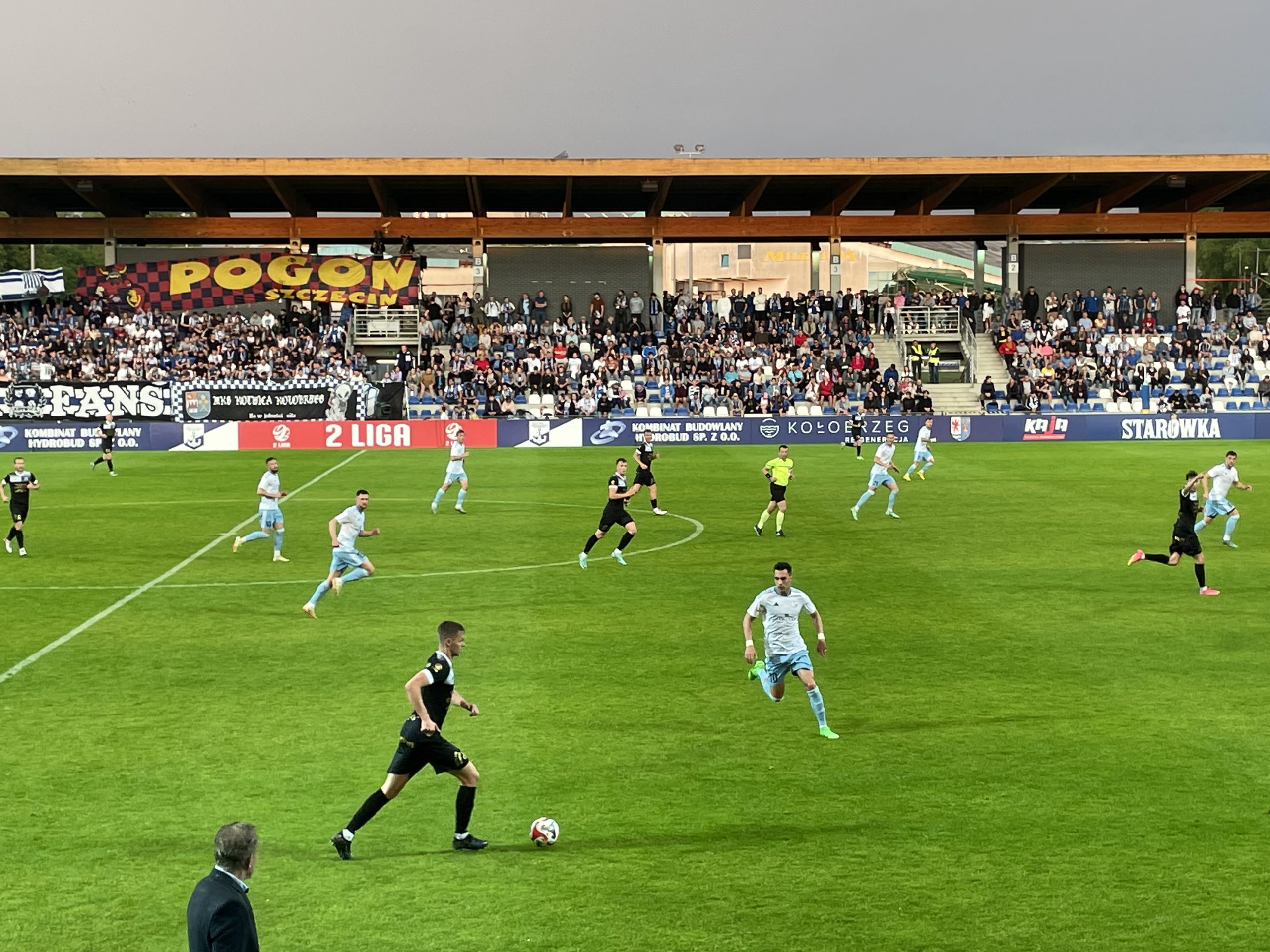 You are currently viewing Kotwica ograła dziś przy Śliwińskiego Hutnika Kraków (2:0) i melduje się w pierwszej lidze!