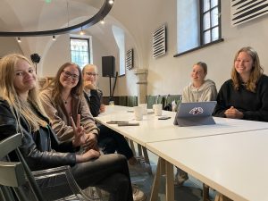 Read more about the article Młodzi kołobrzeżanie i ich rówieśnicy z niemieckiego Barth nakręcili promocyjne filmy o Kołobrzegu (ZDJĘCIA)