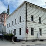 Październik w Centrali: koncerty i stand-up’y (PROGRAM)