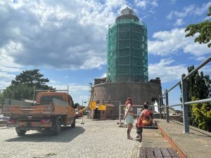 Read more about the article Koniec remontu latarni morskiej w Kołobrzegu później niż planowano