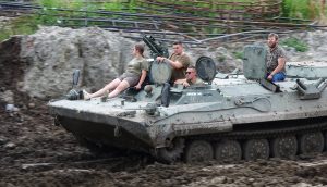 Read more about the article FOTORELACJA: Międzynarodowy Zlot Historycznych Pojazdów Wojskowych i Samolotów