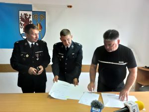 Read more about the article Ochotnicze Straże Pożarne z powiatu kołobrzeskiego otrzymały granty