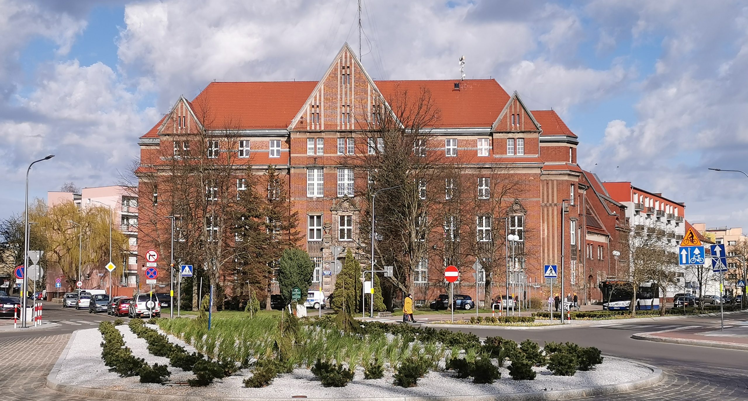 You are currently viewing Czy miasto przejmie budynek policji w Kołobrzegu w zamian za hektarową działkę przy Koszalińskiej?