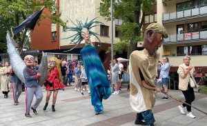 Read more about the article W Kołobrzegu rozpoczął się Festiwal Artystów Ulicy (zdjęcia, wideo, program)