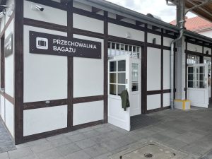 Read more about the article Przechowalnia bagażu na dworcu PKP w Kołobrzegu (CENNIK)