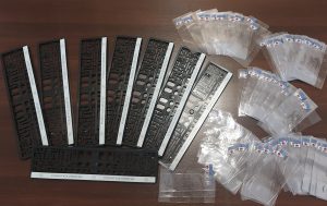 Read more about the article Ramki rejestracyjne i okładki do dowodów rejestracyjnych w prezencie od powiatu