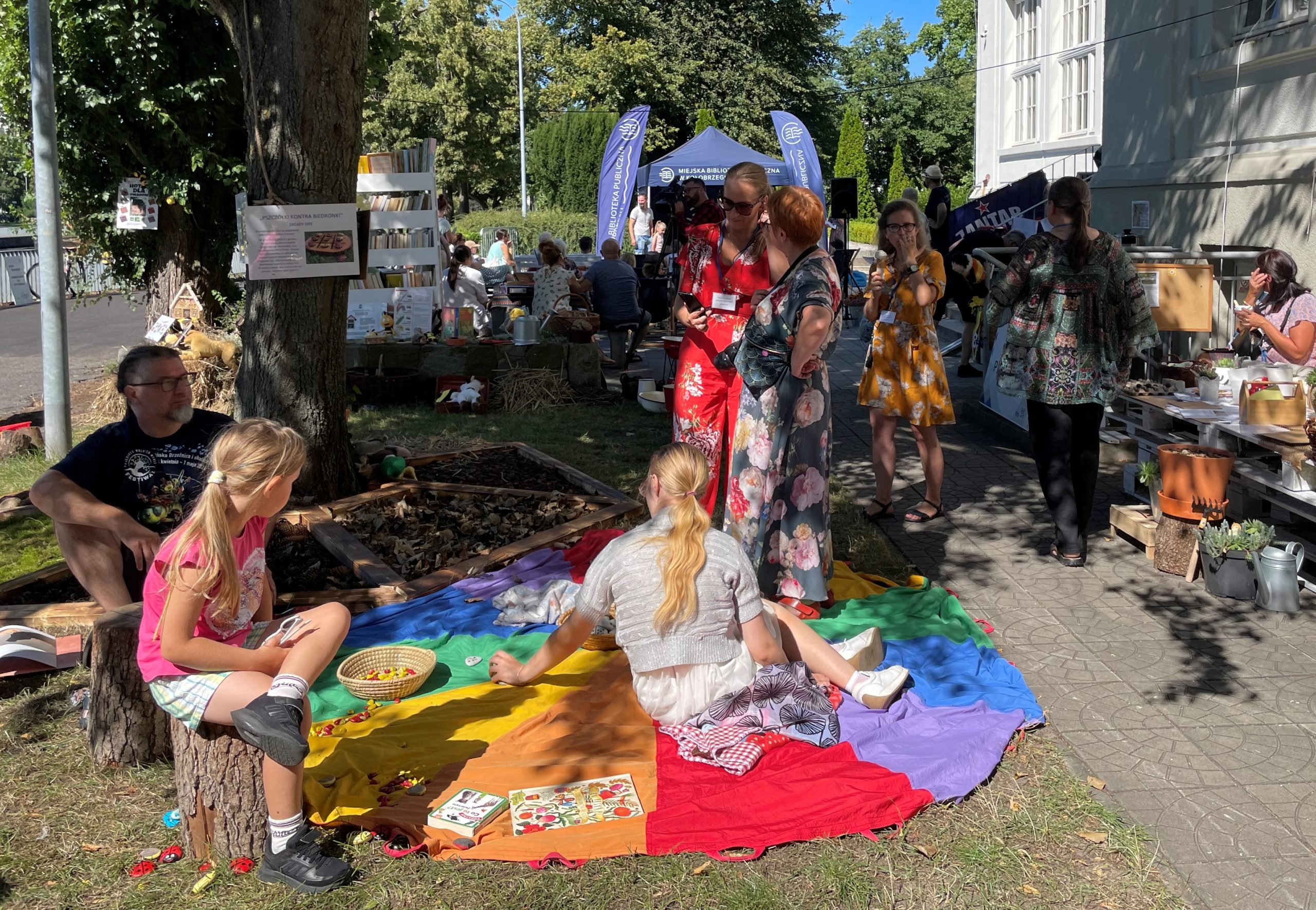 You are currently viewing Trwa Eko Festiwal „Między Mostami”. To ile pingwinów może zjeść niedźwiedź polarny? (ZDJĘCIA)