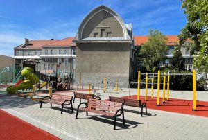 Read more about the article Nowe boisko w centrum Kołobrzegu gotowe. Na piątkowe otwarcie miasto szykuje atrakcje