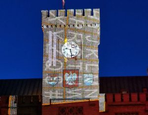 Read more about the article Próby video mappingu 3D na fasadzie ratusza