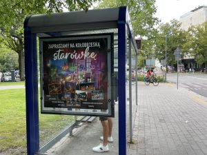 Read more about the article Miasto reklamuje Starówkę na przystankach autobusowych