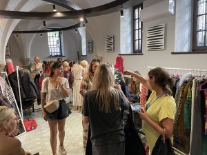 Read more about the article Rzesze fanek odpowiedzialnej mody odwiedziło w sobotę Adebar