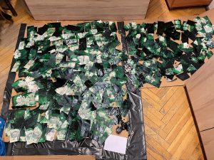 Read more about the article Wysadzali w powietrze bankomaty i kradli ich zawartość. Po akcji w Podczelu zatrzymała ich policja (ZDJĘCIA)