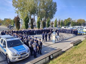 Read more about the article Dużo policji wojewódzkiej na stadionie piłkarskim w Kołobrzegu