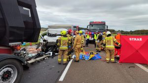 Read more about the article Tragiczny wypadek na S6. Nie żyje kierowca