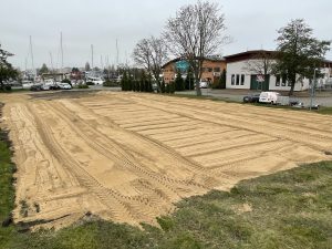 Read more about the article Teren pod lodowisko wyrównany. Będzie jeden bilet za nielimitowany czas szaleństwa na łyżwach (CENNIK)