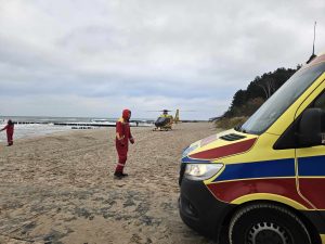 Read more about the article Nie żyje mężczyzna z kutra, który zatonął dziś w Bałtyku na wysokości Ustronia Morskiego