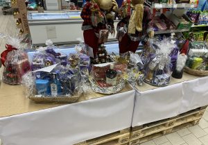 Read more about the article W E.Leclerc święta w dobrej cenie. Sam możesz tu skomponować świąteczny kosz prezentowy