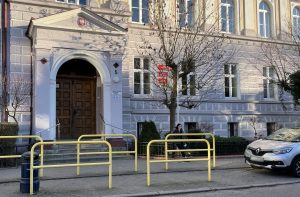 Read more about the article Alarm bombowy w szkołach w Kołobrzegu. Uczniowie pisali w tym czasie próbną maturę z angielskiego