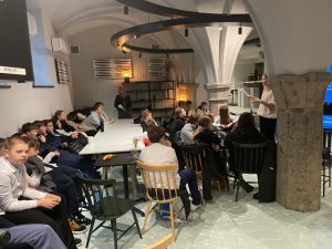 Read more about the article W Adebarze „wszyscy jesteśmy odbiorcami”. Czyli o warsztatach dziennikarskich dla młodzieży