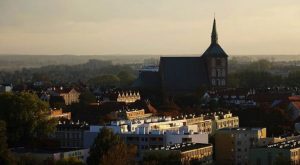 Read more about the article Spytaliśmy sztuczną inteligencję, jakie wyzwania stoją przed Kołobrzegiem w 2025 roku. AI wymieniła 16 kluczowych