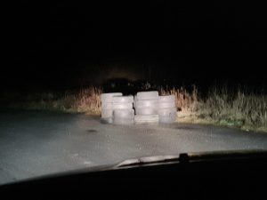 Read more about the article Nagroda od wiceprezydent Kołobrzegu za wskazanie osoby, która wyrzuciła zużyte opony na lotnisko