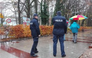 Read more about the article Seniorka w Kołobrzegu straciła duże pieniądze na grze w trzy kubki