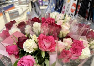 Read more about the article E.Leclerc poleca się na walentynki. Kwiaty i bombonierki w dobrej cenie